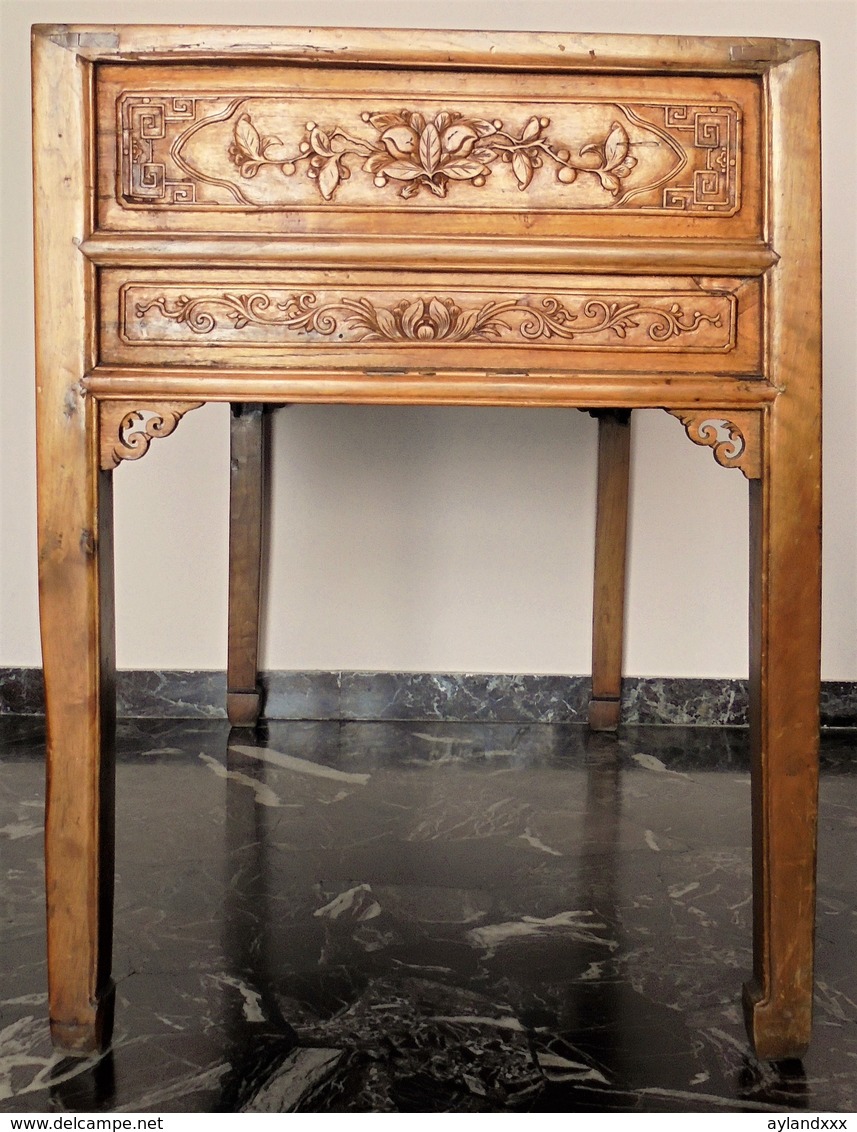 CINA (China): Old and fine Chinese carved wood table desk