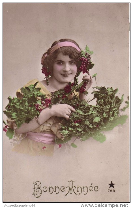 CPA Bonne Année Femme De 1912 - Etoile 783 - Portrait Souriant Et Houx - New Year