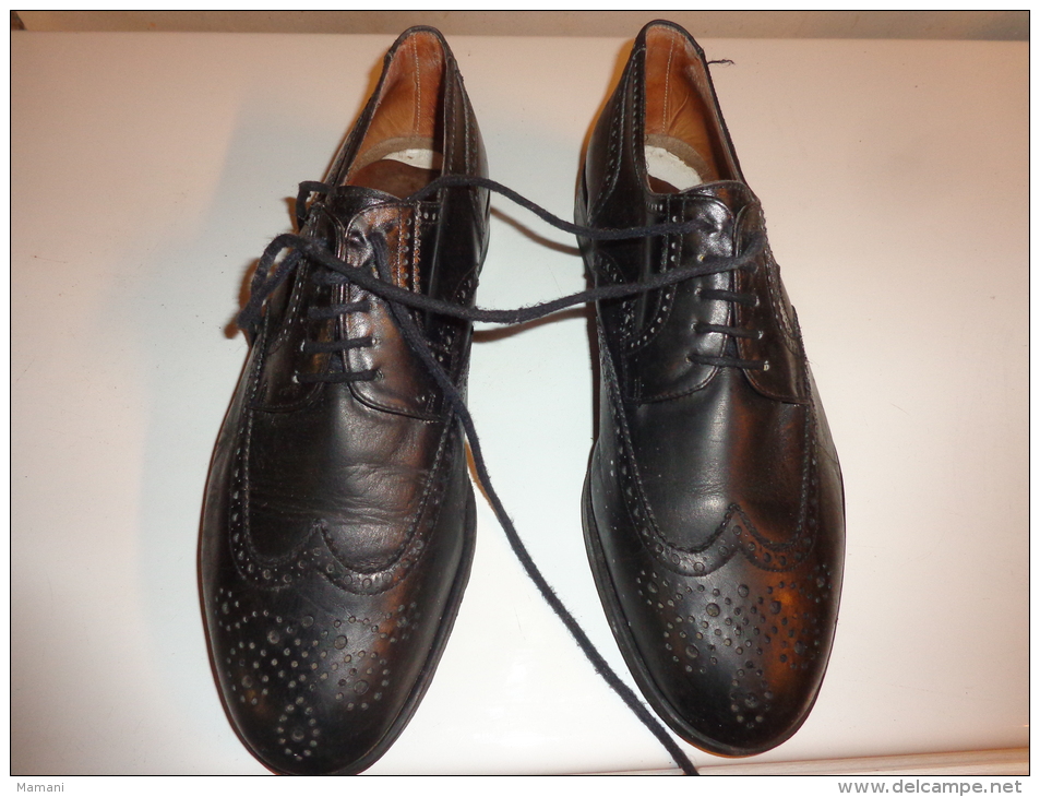 Chaussures Cuir -ancienne --semelle Cuir-pointure  7 1/2  Pour Folkore Ou Theatre--mannequin- - Other & Unclassified