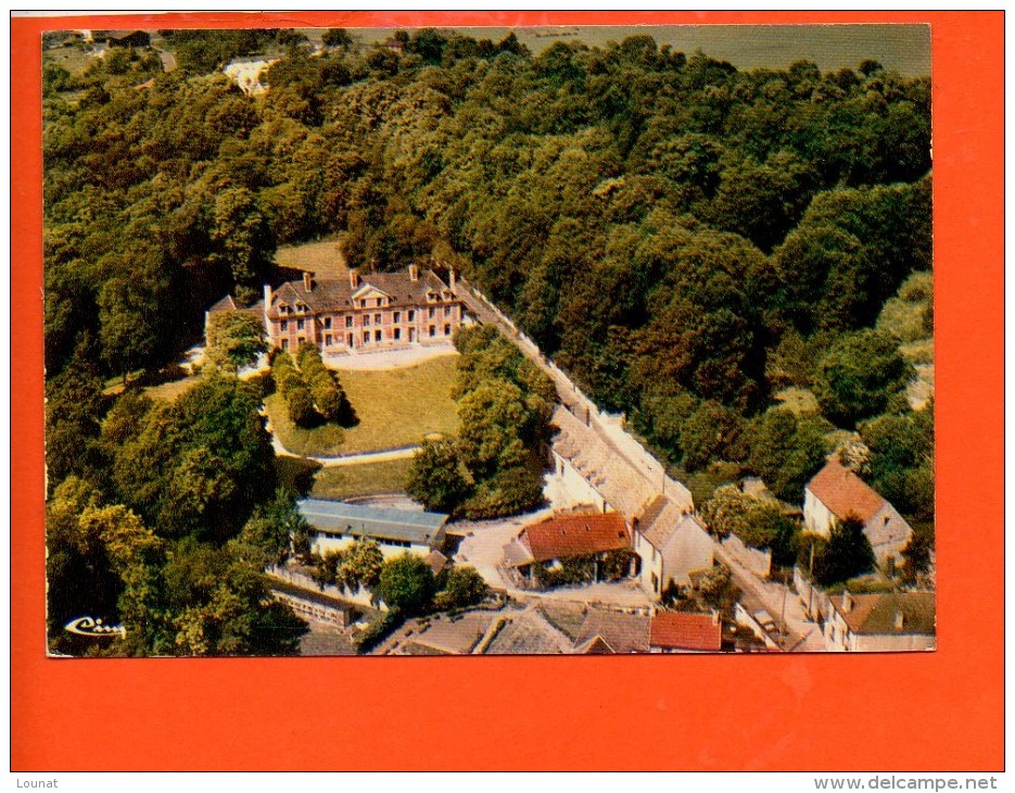 78 MAULE : Vue Aérienne - Le Château  (écrite,non Oblitérée) - Maule