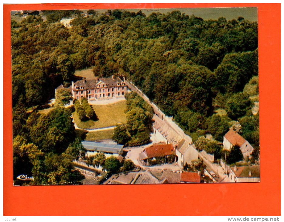 78 MAULE : Vue Aérienne - Le Château   (écrite,non Oblitérée) - Maule