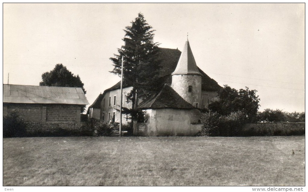 Les Abrets. Le Château De Perret. - Les Abrets