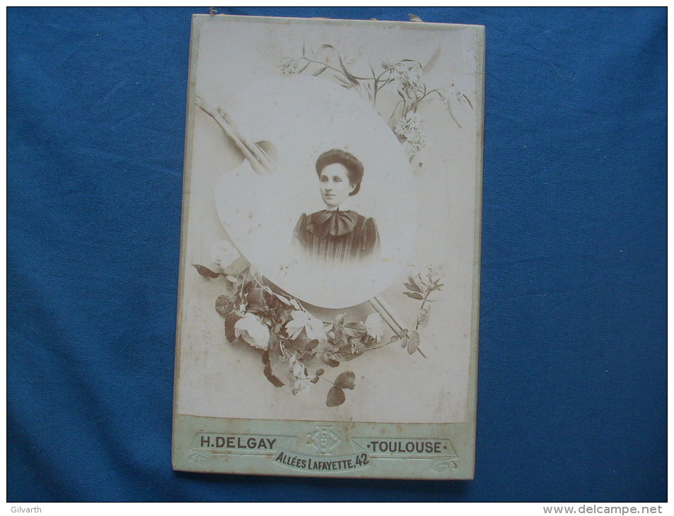 Photo CABINET H. Delgay à Toulouse - Portrait De Femme Dans Une Palette De Peintre L229 - Old (before 1900)