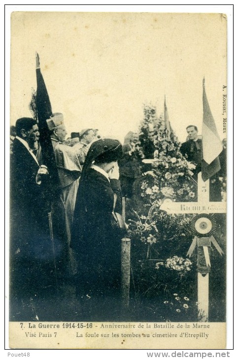 77 - ETREPILLY - Guerre 14-18 Anniversaire De La Bataille De La Marne , La Foule Sur Les Tombes - Autres & Non Classés