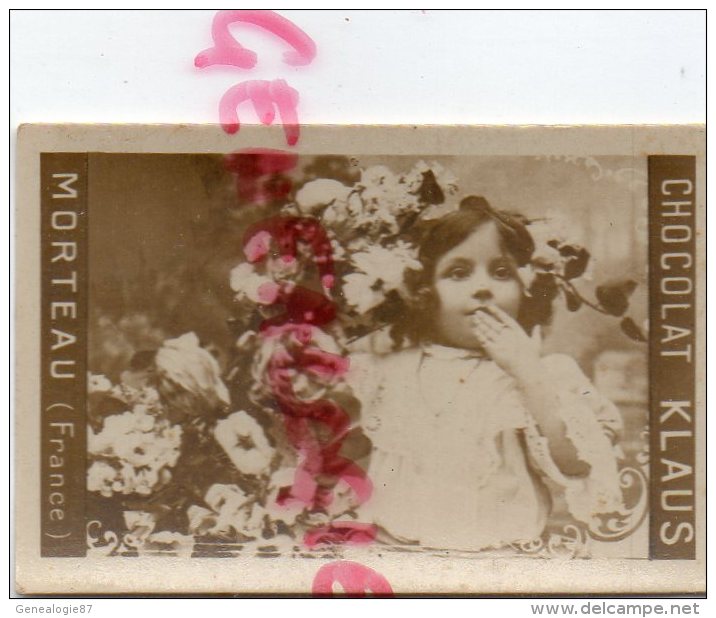 CHROMO - PHOTO- CHOCOLAT KLAUS- MORTEAU 25 - ENFANT BEBE - BAISER JEUNE FILLE AU BOUQUET DE FLEURS - Autres & Non Classés