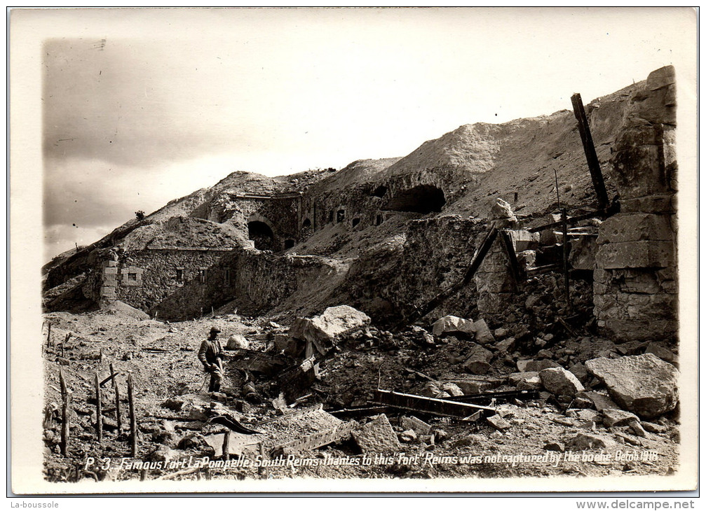 Photographie Originale - Vue Du Fort En Ruines De La Pompelle (oct 1918) - Guerre, Militaire