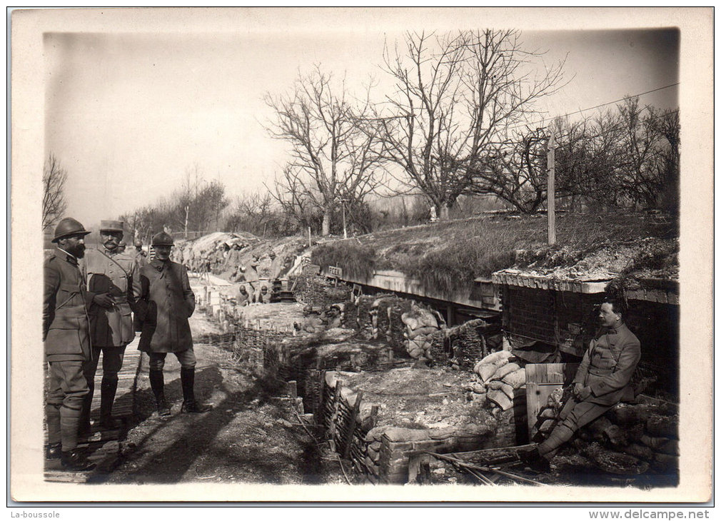 Photographie Originale - Inspection Des 1ere Lignes Près De PERONNE - Oct 1916 - Guerre, Militaire