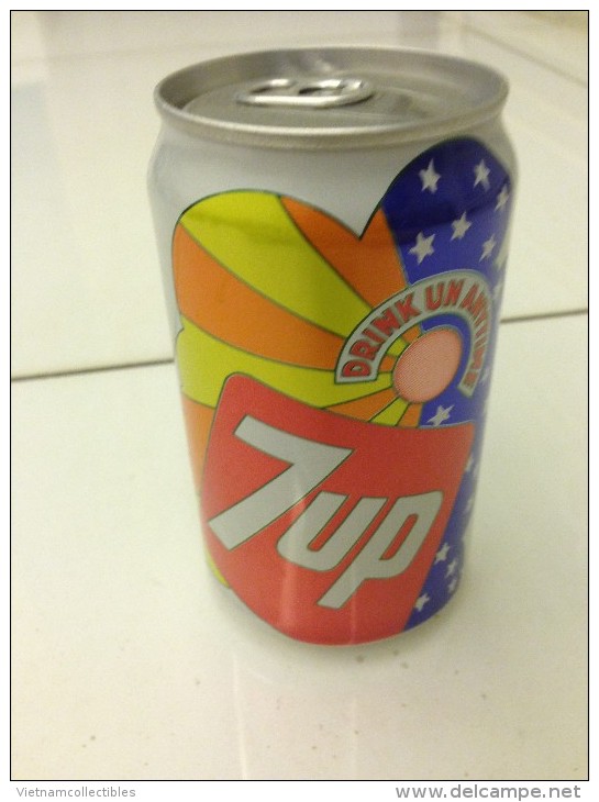 Vietnam Viet Nam Pepsi 7 Up 330ml Can - Vintage Design In 2015 / Opened By 2 Holes - Cannettes