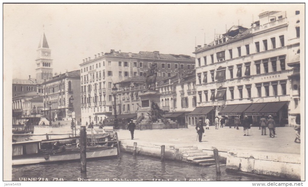 Italy Unused Postcard Venezia 74 Riva Degli Schiavoni - World