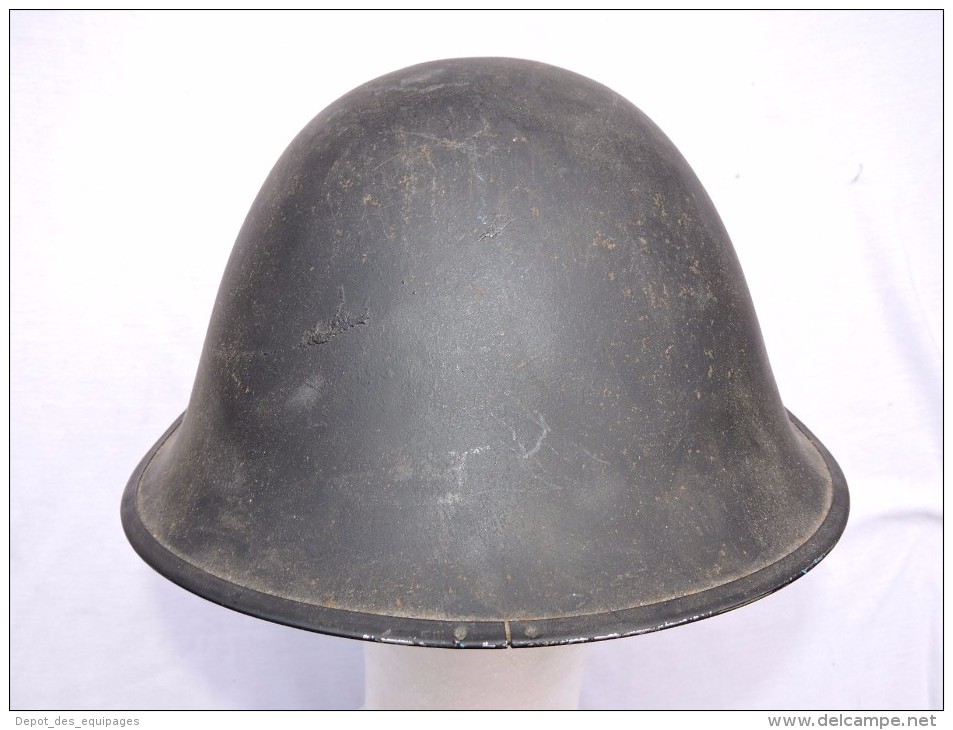 CASQUE ANGLAIS TYPE " TORTUE" daté 1953 idem W.W.2 D- DAY parfait état