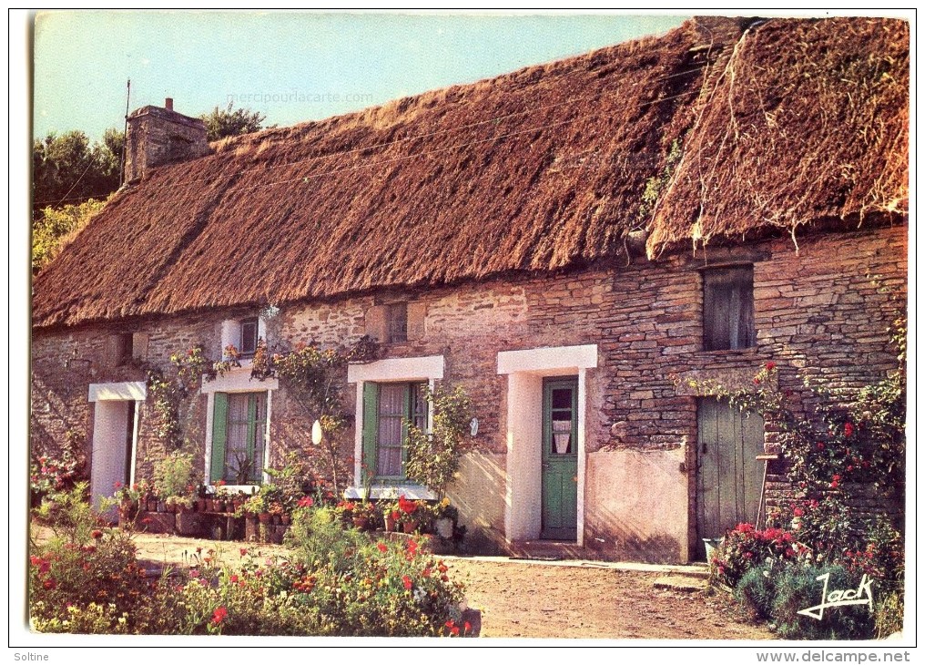 Bretagne - Chaumière Dans L´intérieur - écrite Et Timbrée - 2 Scans - Bretagne