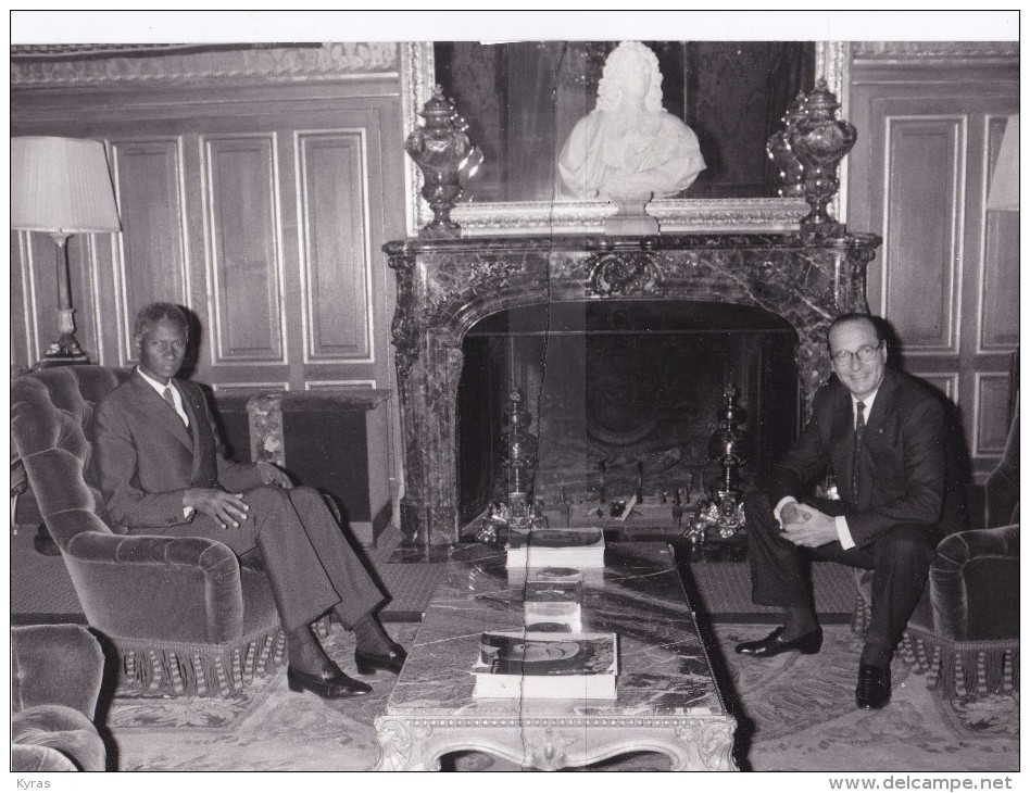Photo 17,5 X 23 Jacques CHIRAC Réception De Mr Abdou DIOUF  Président De La République Du Sénégal (26/11/85) - Célébrités