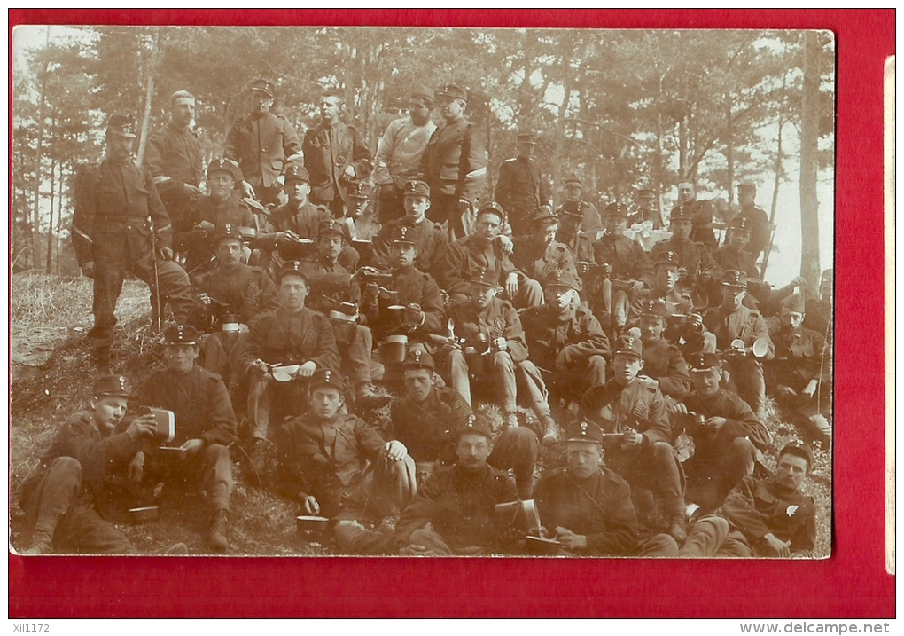 HAQ-22  Carte-Photo D'un Groupe De Militaires Dans Les Montagnes Neuchâteloises.Préc.,Cachet 1905 Ecole Recrue Colombier - Colombier