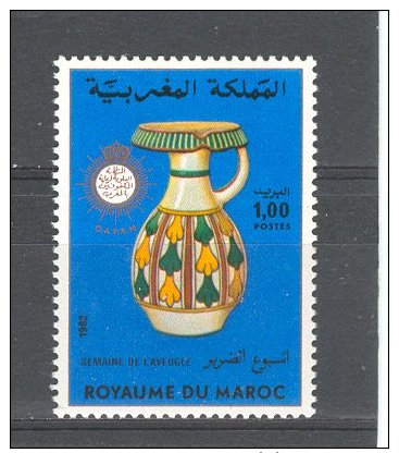 MAROC 1982 YT 924  POTERIE,  SEMAINE DE L AVEUGLE - Maroc (1956-...)