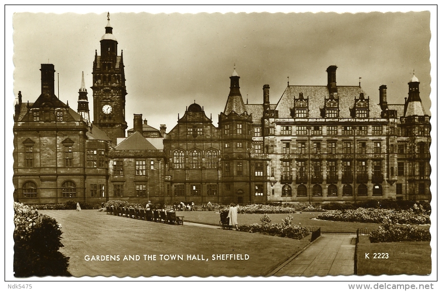 SHEFFIELD : GARDENS AND THE TOWN HALL / SHEFFIELD & WORLD MENTAL HEALTH YEAR 1960 / TROON, DUNDONALD ROAD - Sheffield