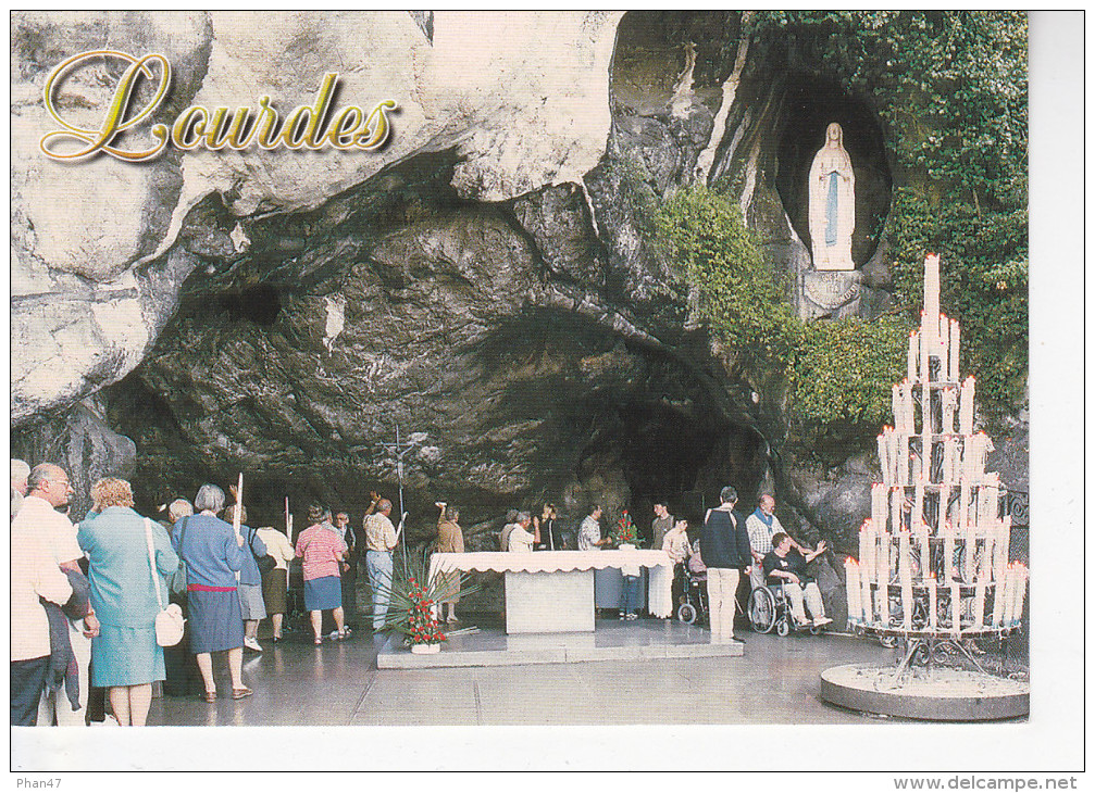 LOURDES (65-Hautes Pyrénées), La Grotte Miraculeuse, Pélerins, Cierges, Ed. A. Doucet 1970 Environ - Lourdes