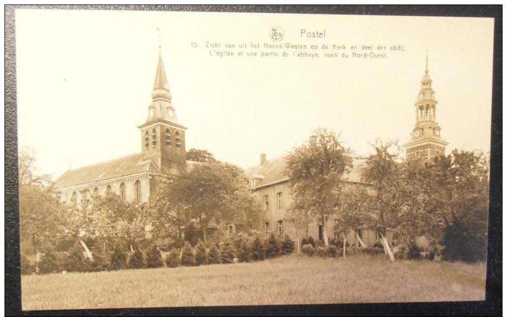 Postel (Mol) : Noord-Westen Van De Kerk En Deel Der Abdij // L´église Et Une Partie De L´abbaye  (1857) - Mol