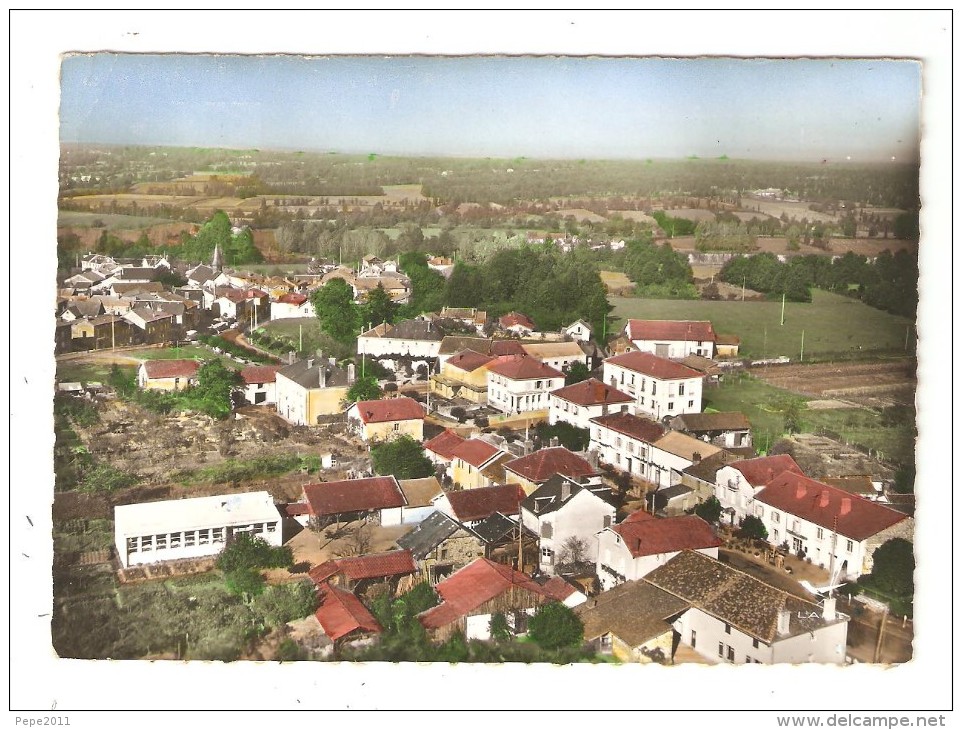 CPA 87 MEZIERES SUR ISSOIRE Le Centre : Vue Aérienne  Maisons  Jardins  église Campagne Environnate - Meziere Sur Issoire