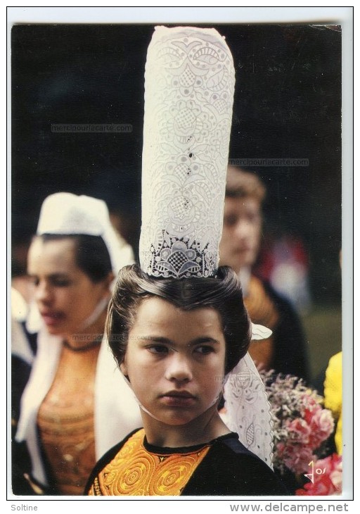 Bretagne - En Pays Bigouden - Coiffe Bretonne - écrite Et Timbrée (pour Jeux) - 2 Scans - Autres & Non Classés