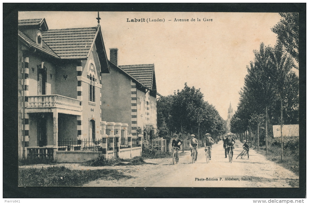 LABRIT - Avenue De La Gare (animation Avec Cyclistes ) - Labrit