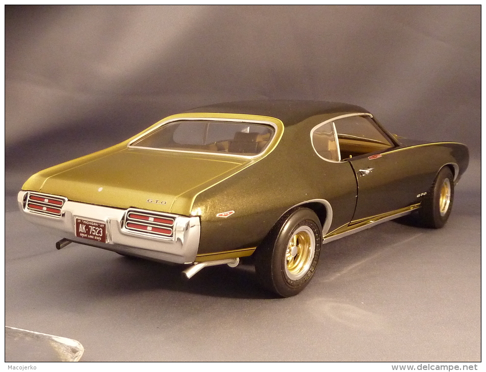 Autoworld 1042, Pontiac GTO, 1969, 1:18 - AMT & Ertl