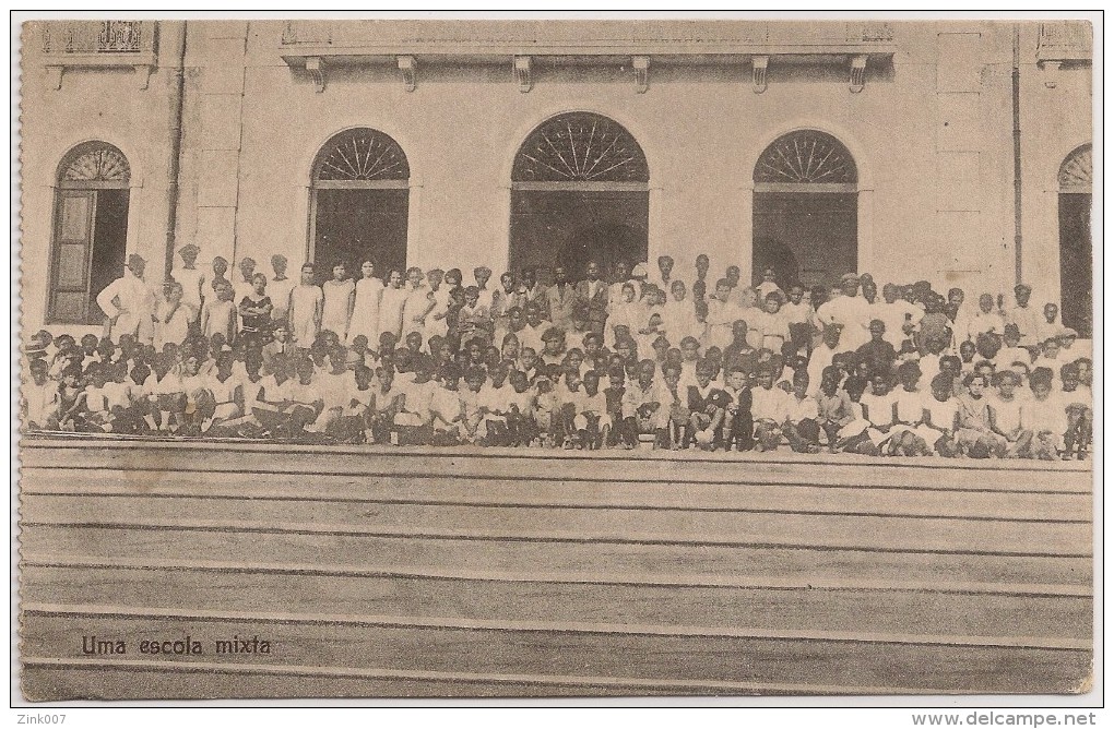 Postal Angola - Luanda - Loanda - Escola Mista - Mixed School Students - École Mixte - Carte Postale - Postcard - CPA - Angola
