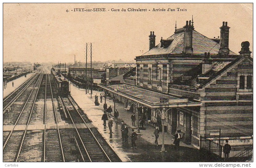 94 IVRY-sur-SEINE  Gare Du Chevaleret - Arrivée D'un Train - Ivry Sur Seine