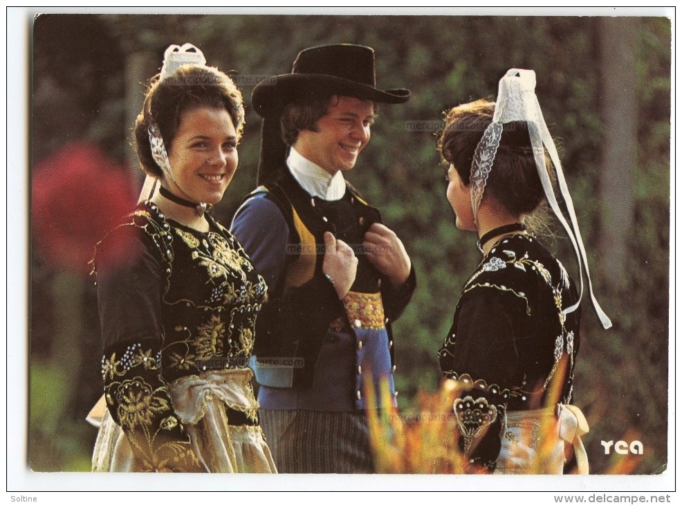 Costumes De La Bourleden Et De Glazik (Quimper) Cercle De Landrévarzec - écrite Non Timbrée 2 Scans - Quimper