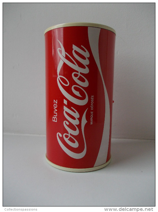 - Radio. Boite De COCA COLA - - Radios