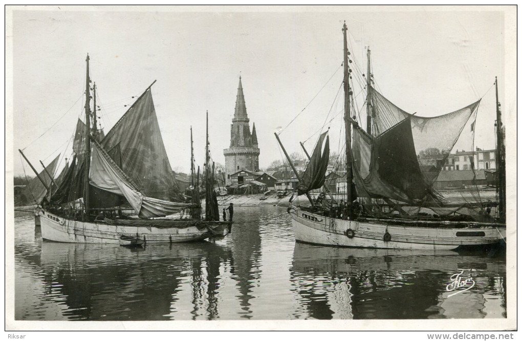 ROCHELLE(CHARENTE MARITIME) BATEAU DE PECHE - La Rochelle