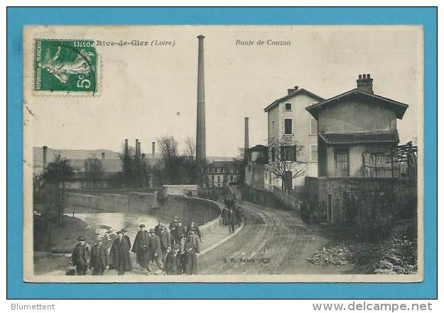 CPA Sortie Des Ouvriers D'une Usine - Route De Couzon RIVE DE GIER 42 - Rive De Gier