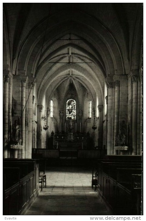 CPA  (80)   Lot De 2   -  LUCHEUX  Intérieur De L'Eglise - Château - - Lucheux