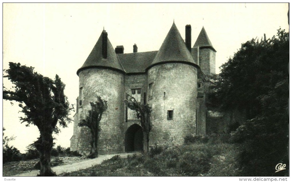 CPA  (80)   Lot De 2   -  LUCHEUX  Intérieur De L'Eglise - Château - - Lucheux