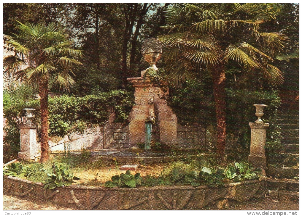 VAR 83 SAINT ZACHARIE FONTAINE DANS LE PARC DU CHATEAU MONT VERT MAISON DE REPOS - Saint-Zacharie