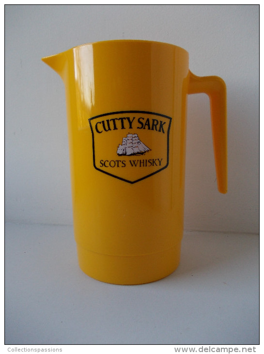 - Carafe. Pichet CUTTY SARK - - Jugs