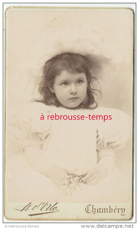 CDV Vers 1890 -beau Portrait D'une Fillette élégante Au Beau Regard-photo H. Perla Rue Saint Real à Chambéry - Old (before 1900)