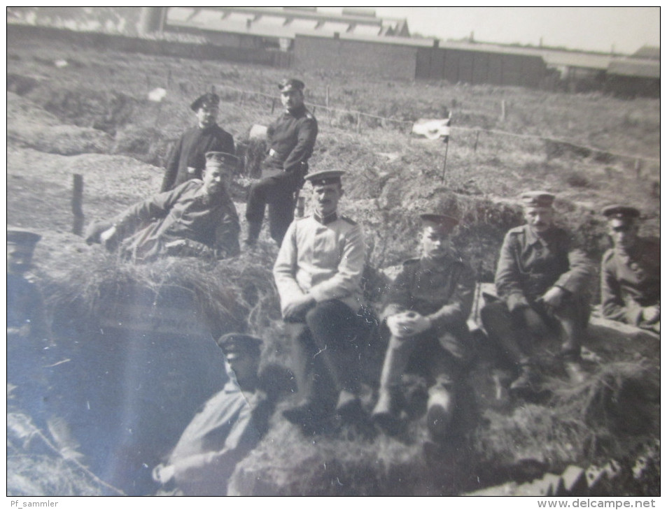 AK / Echtfoto 2. WK Soldaten Im Schützengraben Mit Maschinengewehr!! C. Jungenhag Uerdingen - Guerre 1939-45