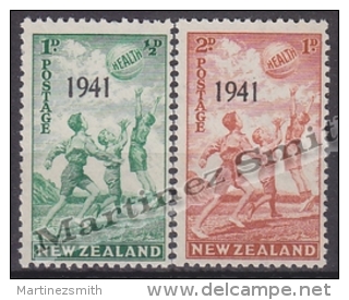 New Zealand - Nouvelle Zelande 1940 Yvert 256-57 In Profit Of The Children - MNH - Ungebraucht