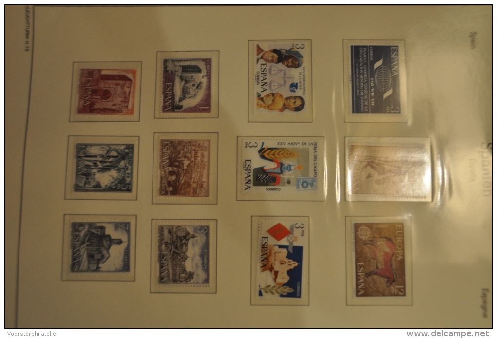 COLLECTION SPAIN ESPANA FROM 1966-1975 WITH LOTS OF COMPLETE SERIES MNH ** POSTFRIS