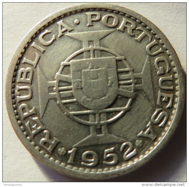 PORTUGAL -Mozambique - 20 Escudos 1952 SILVER  COIN  Used  -- 2 Scans - Portugal