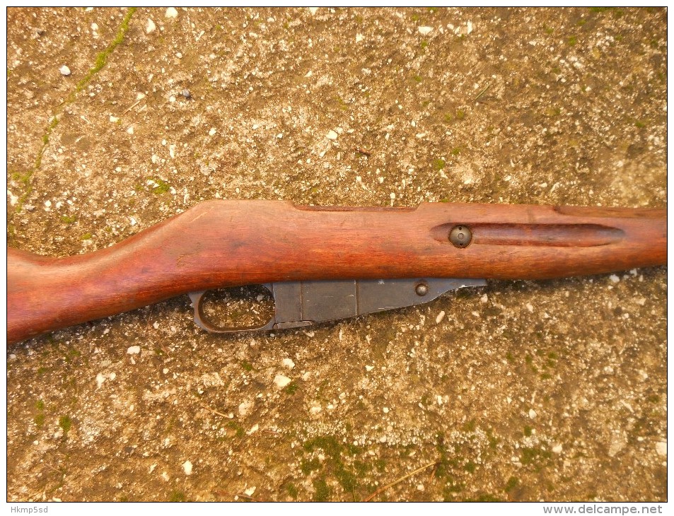 CROSSE AVEC PONTET ET MAGASIN POUR FUSIL MOSIN NAGANT - 1939-45