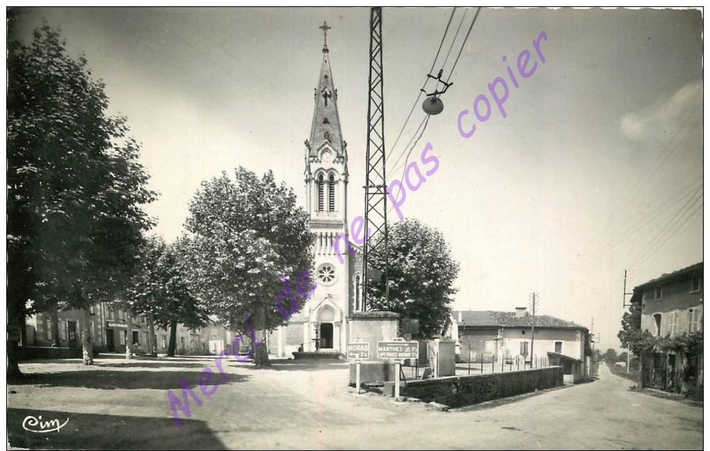 26. LENS LESTANG .  La Place De L'église . Route De Manthes . - Autres & Non Classés