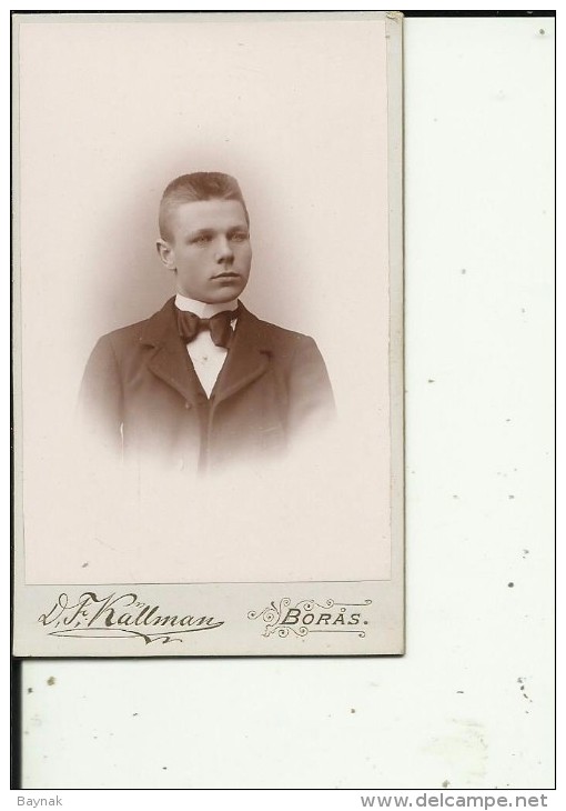 7W8  --  CABINET  PHOTO,  CDV  --  SWEDEN  --   BORAS  --  YOUNG MAN   --  PHOTOGR.: KATTMAN  --  10,5 Cm X 6,5 Cm - Alte (vor 1900)