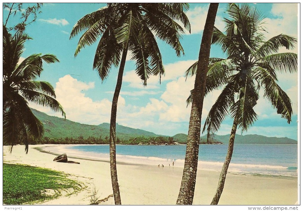 3-CPA-1960-SEYCHELLES-MAYE PLAGE -PRASLIN GRANDE ANSE-et VOILIER-TBE - Seychelles