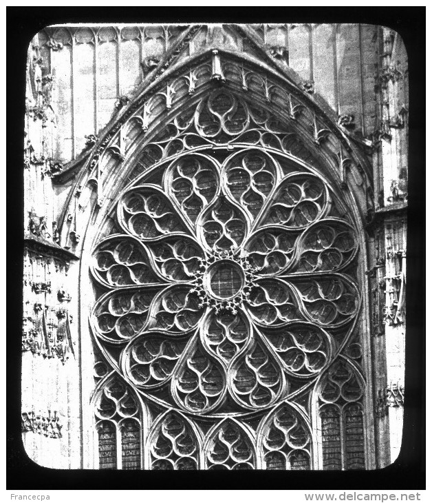 V0134 - OISE - BEAUVAIS - Rosace Sud De La Cathédrale - Plaques De Verre