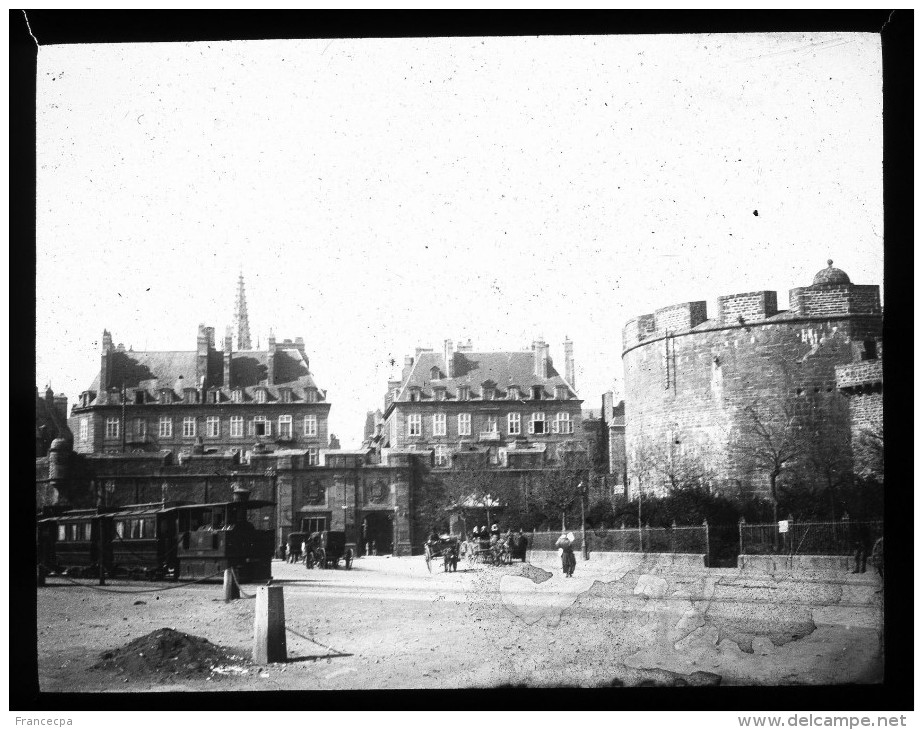 V0155 - ILLE ET VILLAINE - SAINT MALO - Porte Saint Vincent - Plaques De Verre