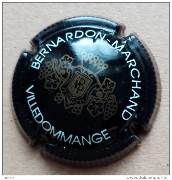 Capsule De Champagne - Bernardon Marchand  - N°2 - Noir Et Blanc - Moet Et Chandon