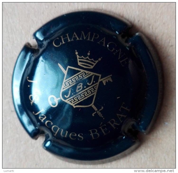 Capsule De Champagne - Berat J & Jacques - N°6  - Bleu Noir Et Or - Moet Et Chandon