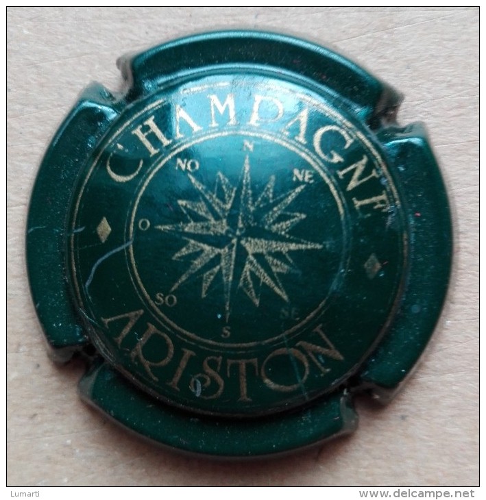 Capsule De Champagne - Ariston - N°7 - Vert Foncé Et Or - Moet Et Chandon