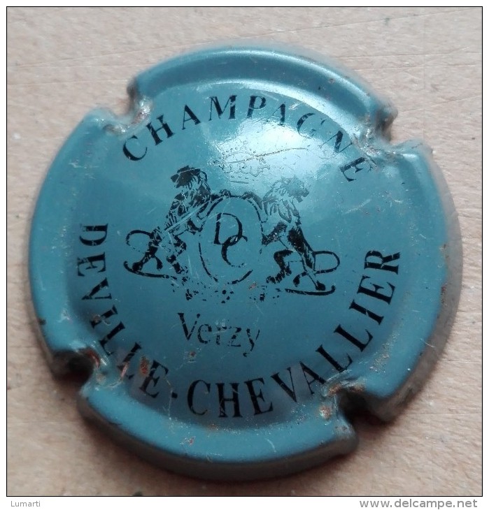 Capsule De Champagne - Deville Chevallier  - N°5 - Gris - Moet Et Chandon